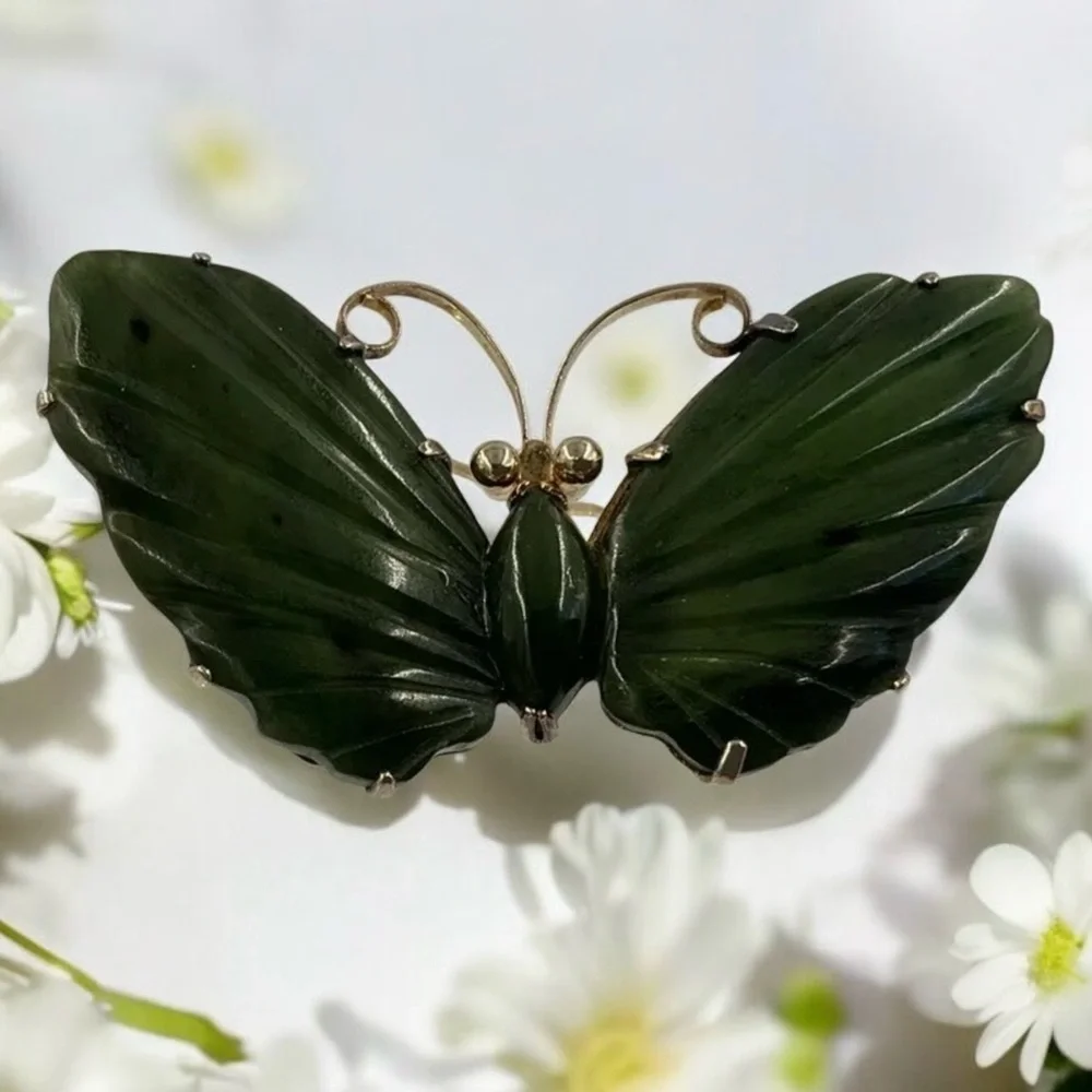 Carved Nephrite Butterfly Brooch Pin, Gold Vermeil Over Sterling, Makers Mark - Picture 8 of 8
